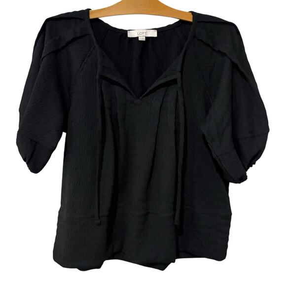 Ann Taylor LOFT | Top Black Short Puff Sleeve V Neck Textured- Size Small - Picture 1 of 8